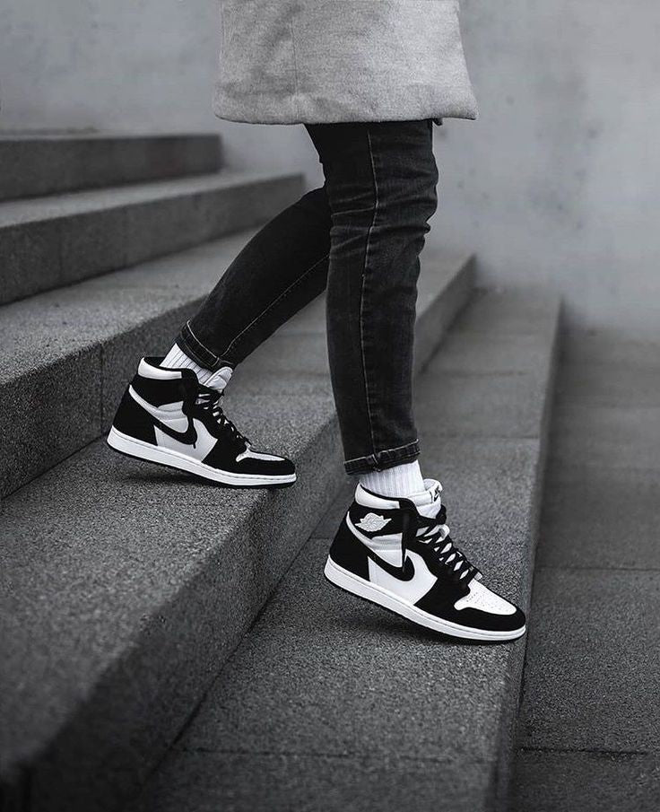 Nike Air Jordan 1 / Preto & Branco "Panda"