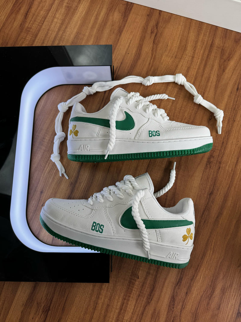 Tênis Nike Air Force 1 Boston/Celtics