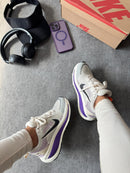 Tênis Nike Zoom Vomero - Branco e Roxo