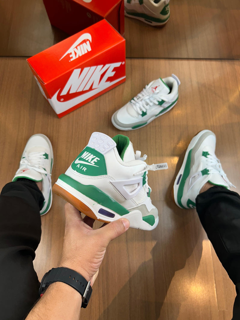Tênis Nike Air Jordan 4 Retrô - Branco & Verde