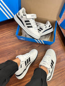 Tênis Adidas Forum Low ADV 84 - Branco e Preto Velcro