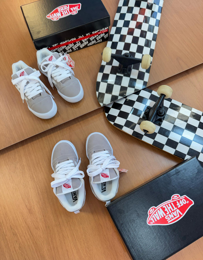 TÊNIS VANS Knu Skool – Cinza