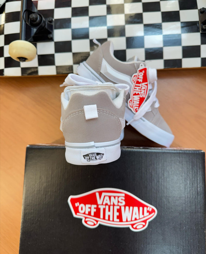 TÊNIS VANS Knu Skool – Cinza