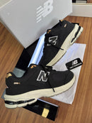 TÊNIS NEW BALANCE 2002 – Vintage Black