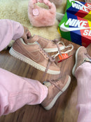 TÊNIS NIKE DUNK LOW SB – Rose