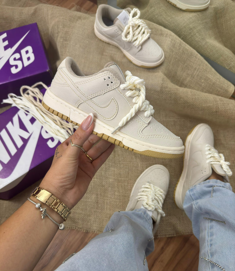 TÊNIS NIKE DUNK LOW SB – Off Bege