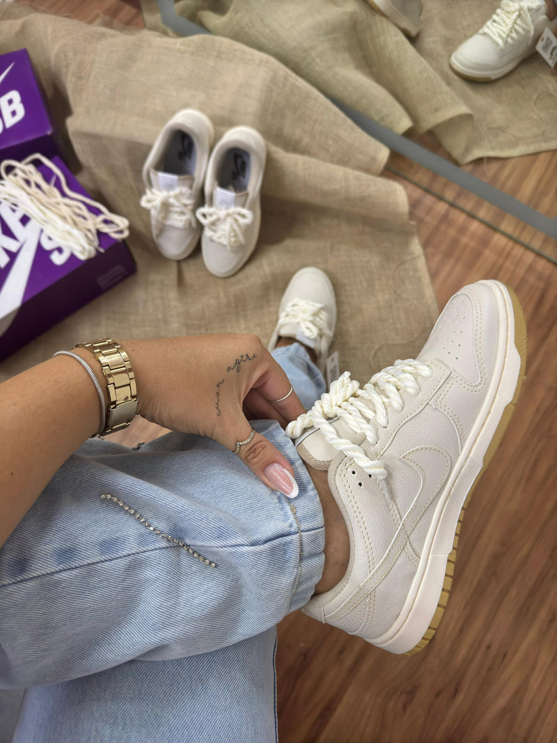 TÊNIS NIKE DUNK LOW SB – Off Bege
