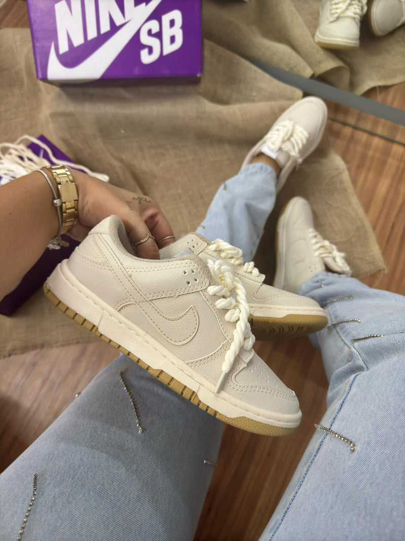 TÊNIS NIKE DUNK LOW SB – Off Bege