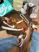 TÊNIS NIKE DUNK LOW SB – Teddy Bear Caramelo