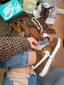 TÊNIS NIKE DUNK LOW SB – Teddy Bear Caramelo