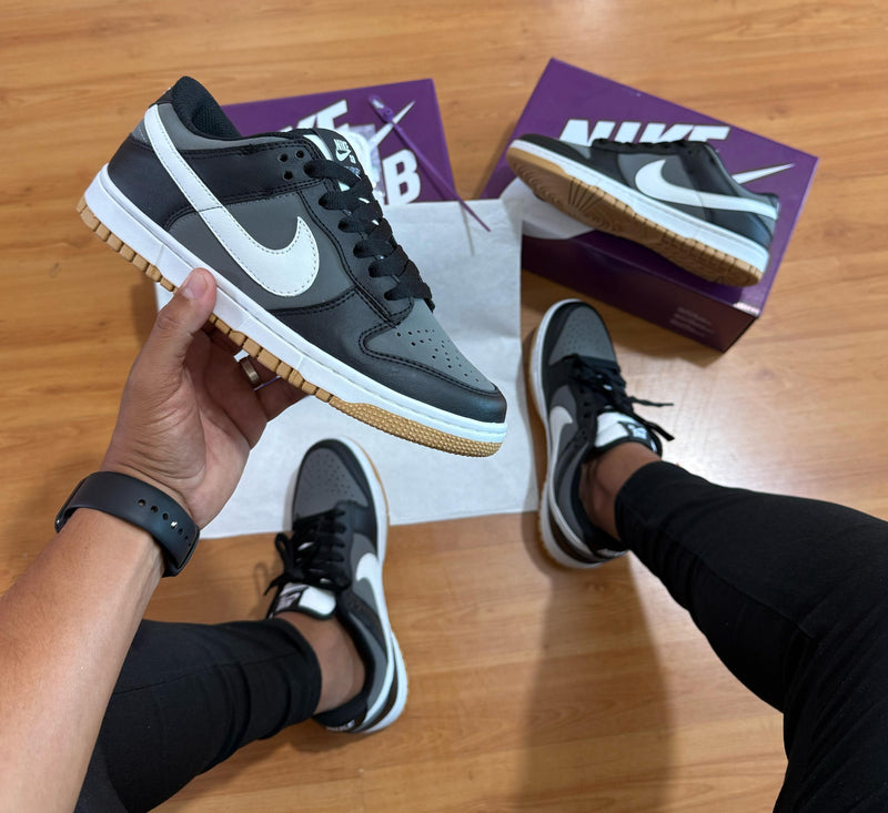 TÊNIS NIKE DUNK LOW SB – Preto e Cinza