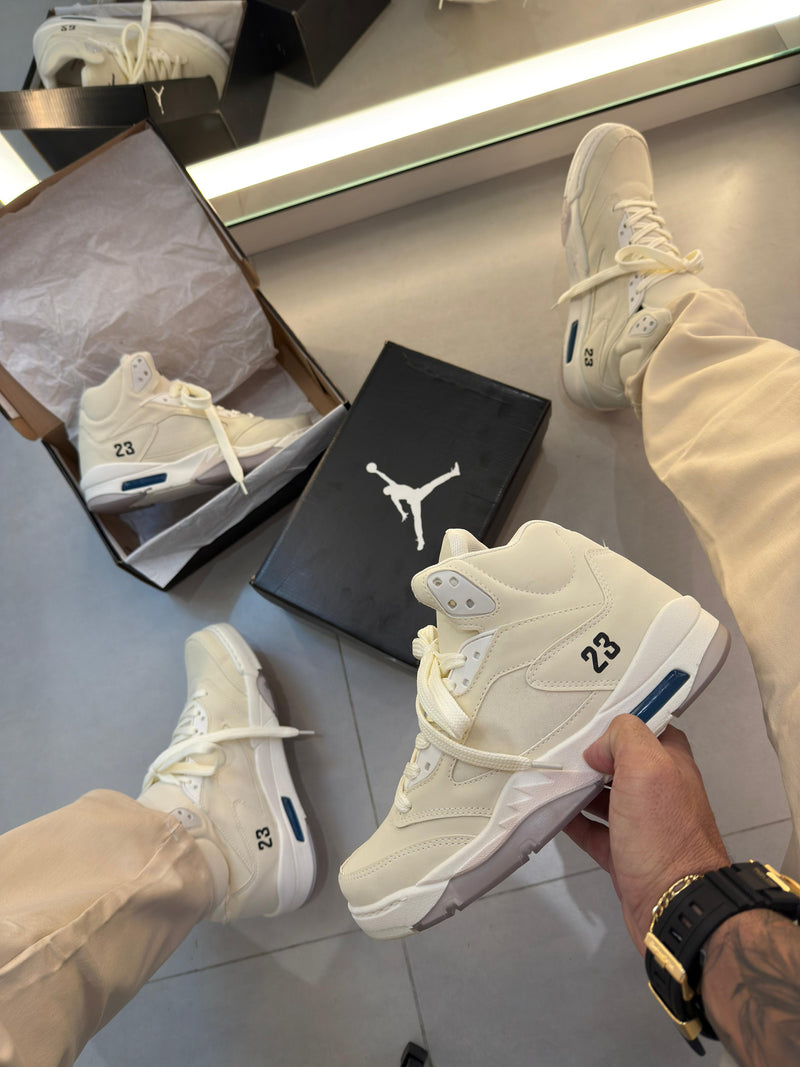 Tênis Nike Air Jordan 5 Retrô - Off Cream 23 Edition