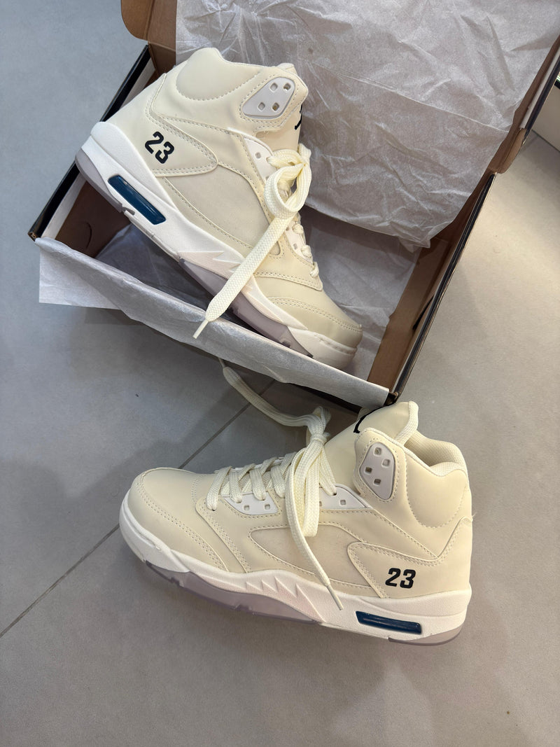 Tênis Nike Air Jordan 5 Retrô - Off Cream 23 Edition