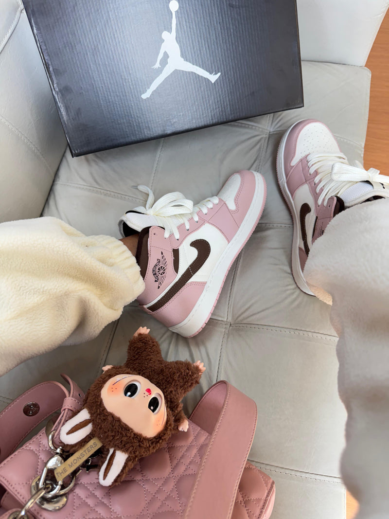 Tênis Nike Air Jordan 1 High - Off Strawberry