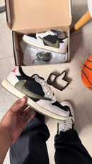 Tênis Nike Air Jordan 1 Low - Travis Scott x Olive
