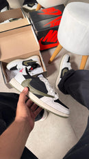 Tênis Nike Air Jordan 1 Low - Travis Scott x Olive