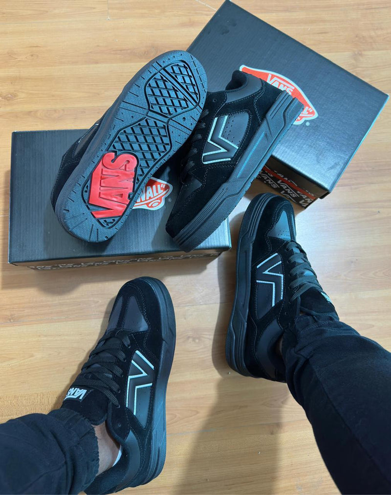 Tênis Vans Up Land - All Black