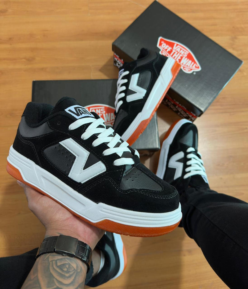 Tênis Vans Up Land - Preto Classic