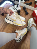 Tênis Nike ZoomX Invincible Run 3 - Branco/Amarelo