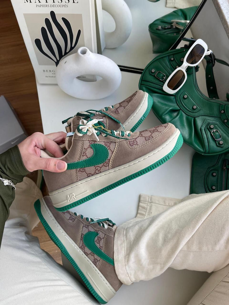 Tênis Nike Air Force 1 x Gucci – Verde & Marrom