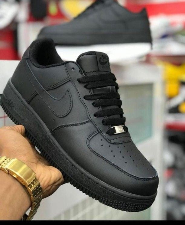 Nike Air Force 1 / All Black