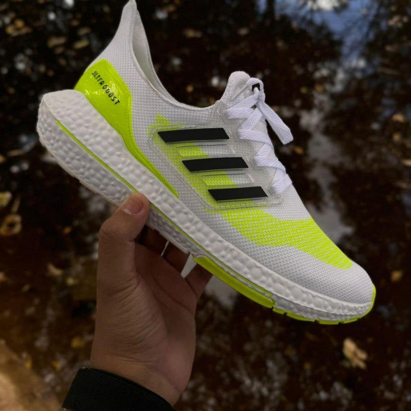 Adidas UltraBoost 2.2 - Verde e Branco